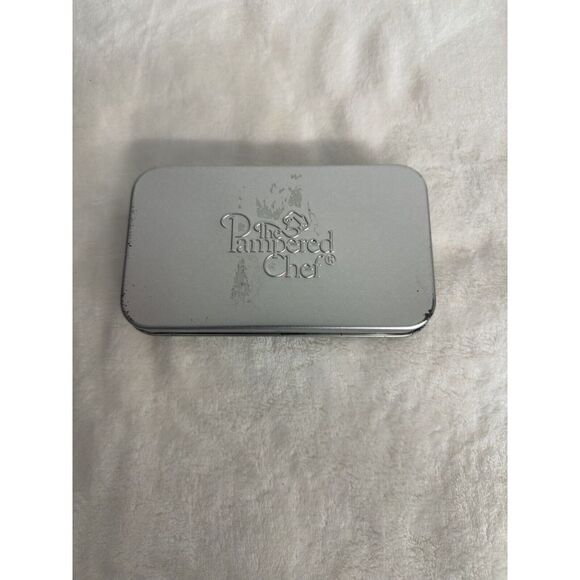 Pampered Chef‎ #1095 Creative Cutters Set 8-Mini Cookie Storage Tin - Picture 6 of 6